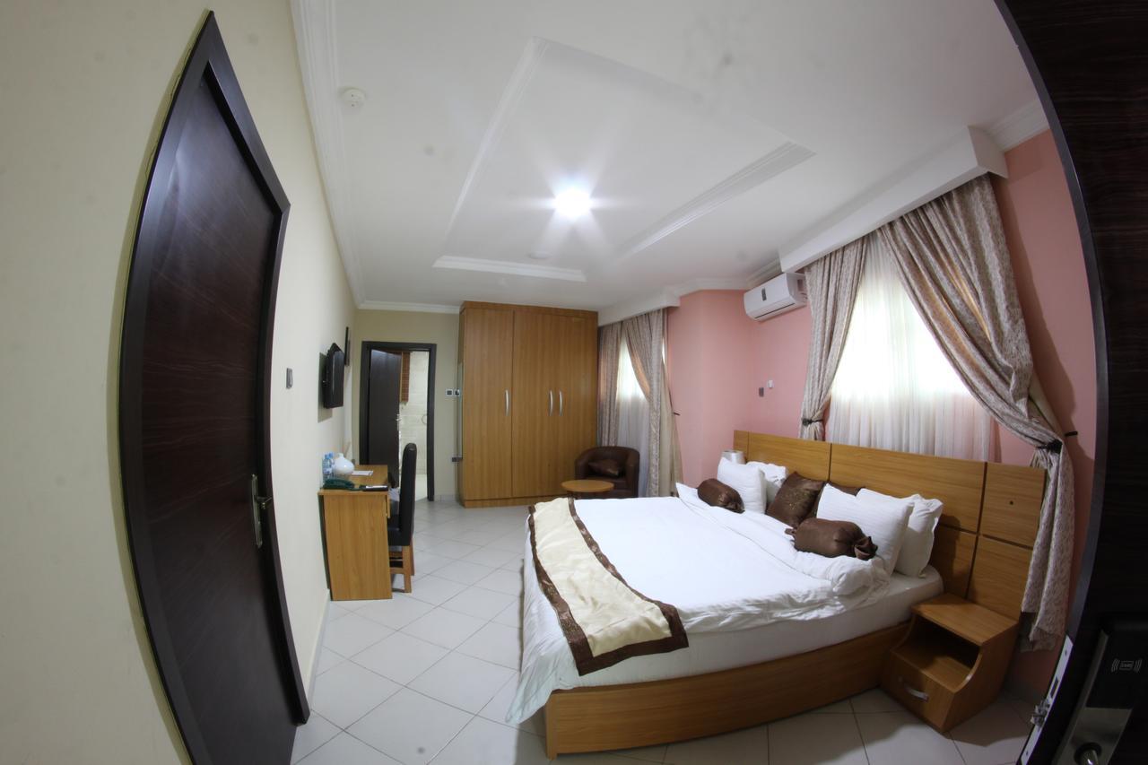 Celia'S Suites Abeokuta Zewnętrze zdjęcie