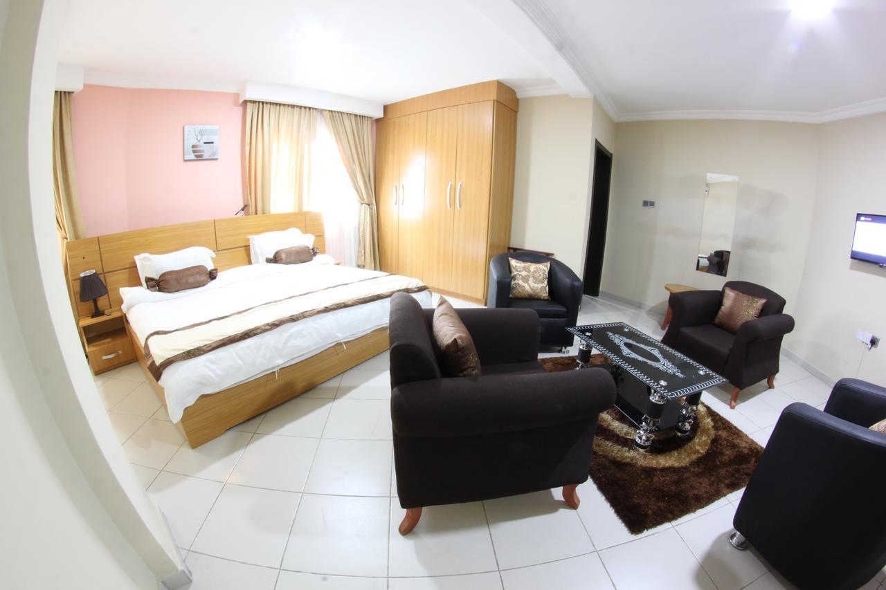 Celia'S Suites Abeokuta Zewnętrze zdjęcie