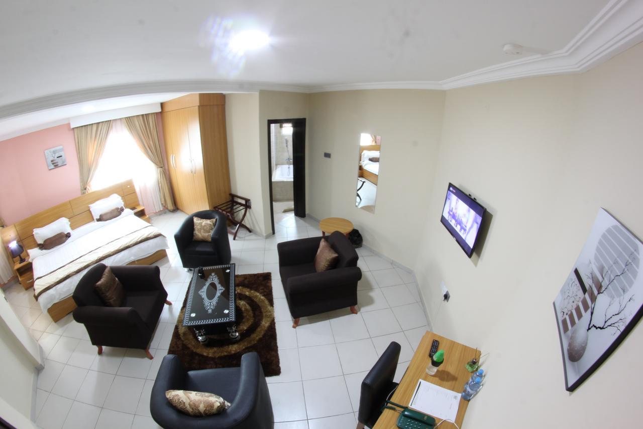 Celia'S Suites Abeokuta Zewnętrze zdjęcie