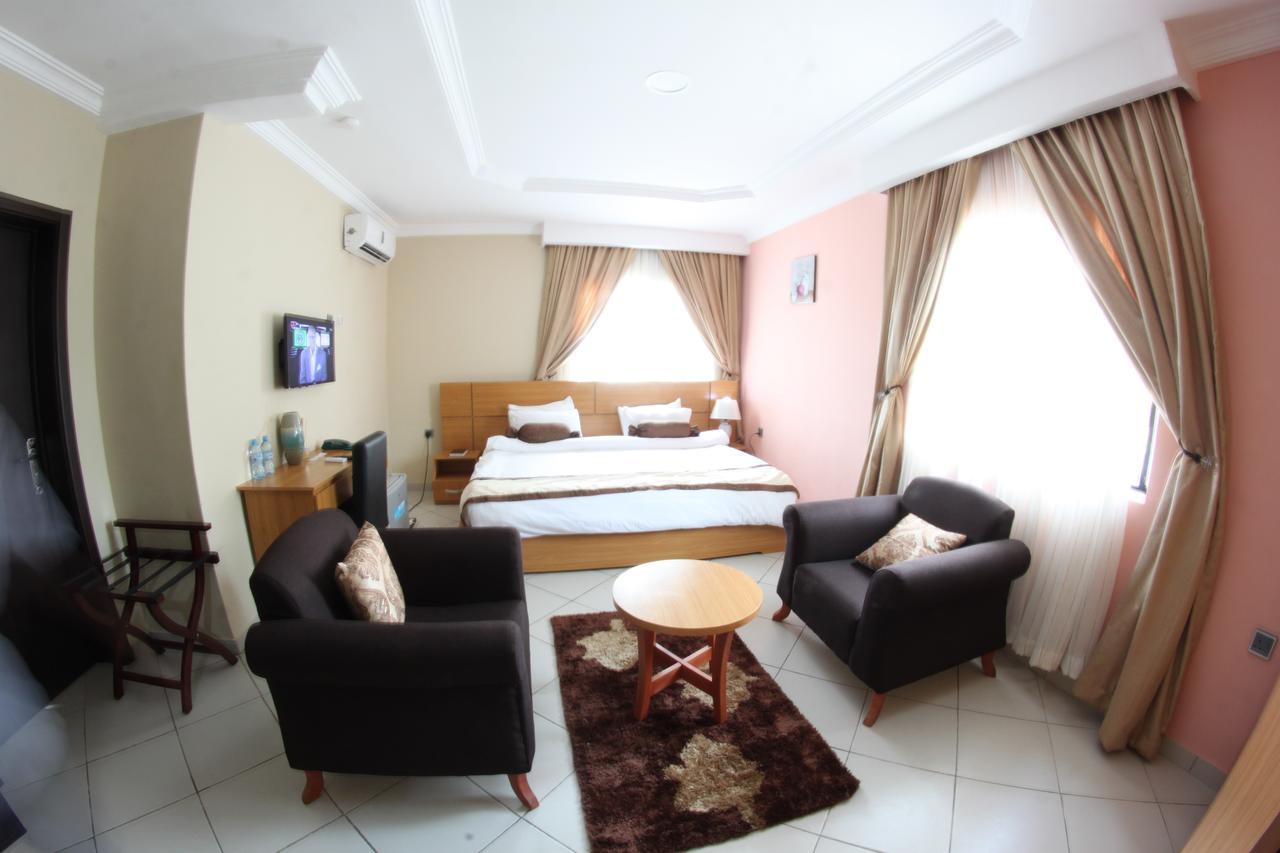Celia'S Suites Abeokuta Zewnętrze zdjęcie