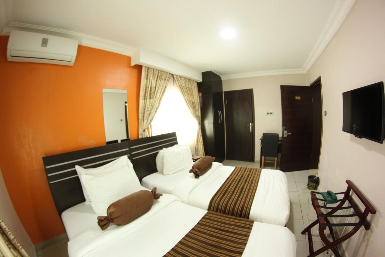 Celia'S Suites Abeokuta Zewnętrze zdjęcie