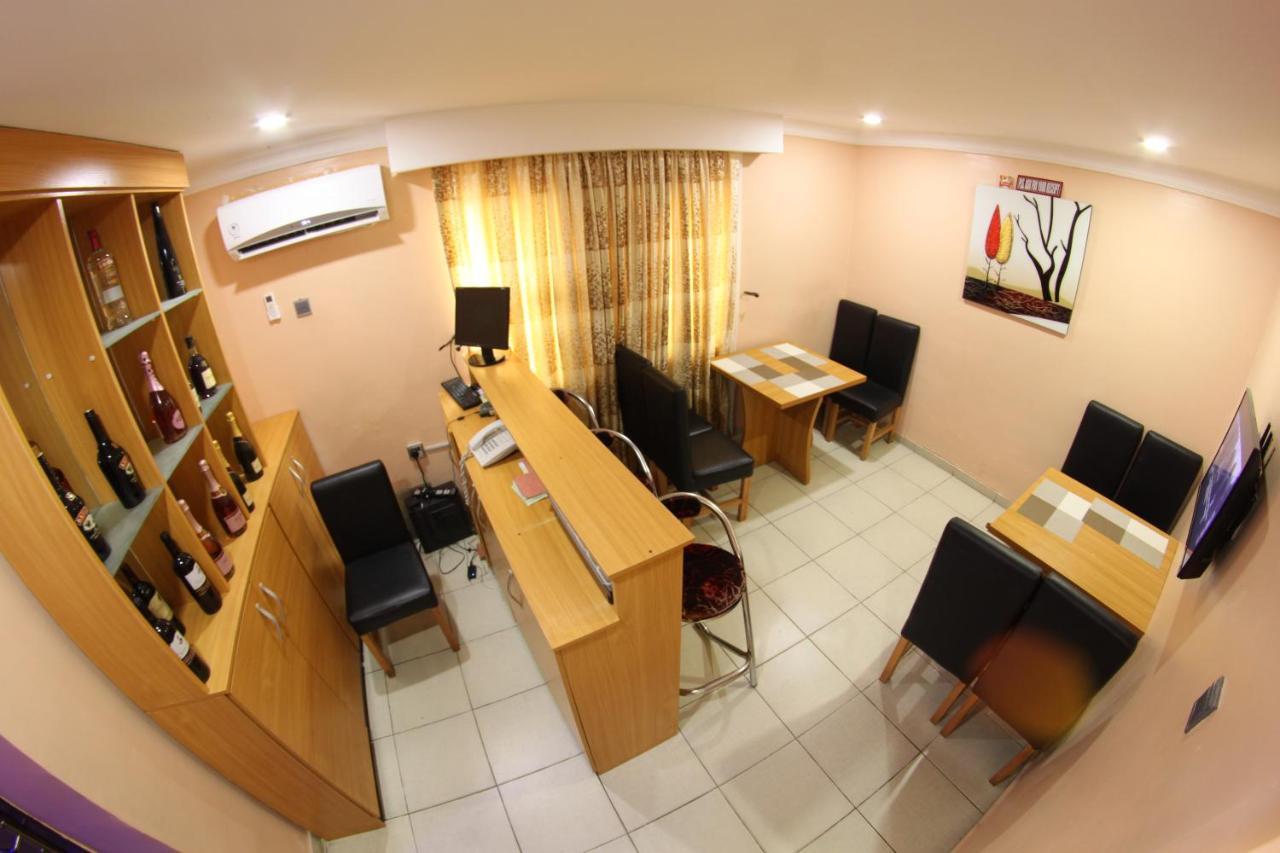 Celia'S Suites Abeokuta Zewnętrze zdjęcie