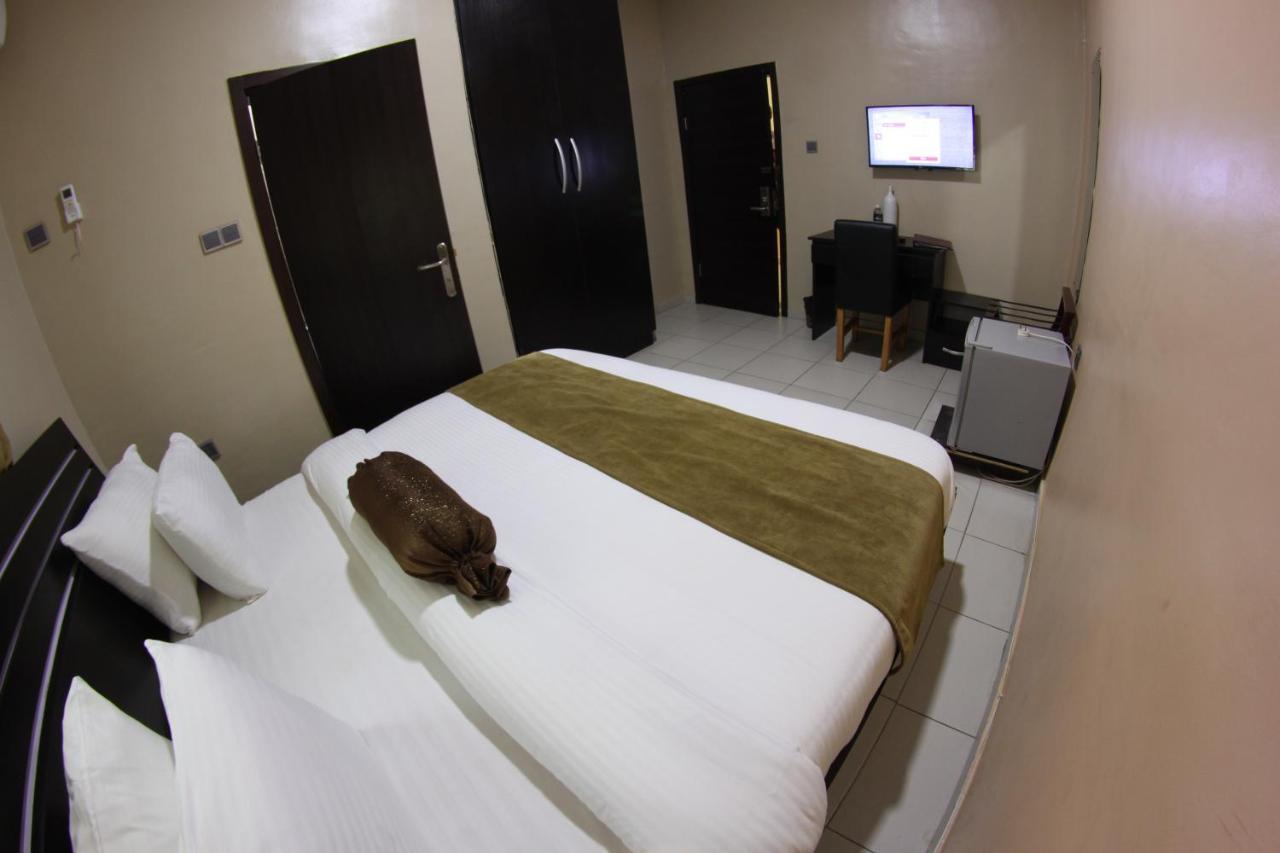 Celia'S Suites Abeokuta Zewnętrze zdjęcie