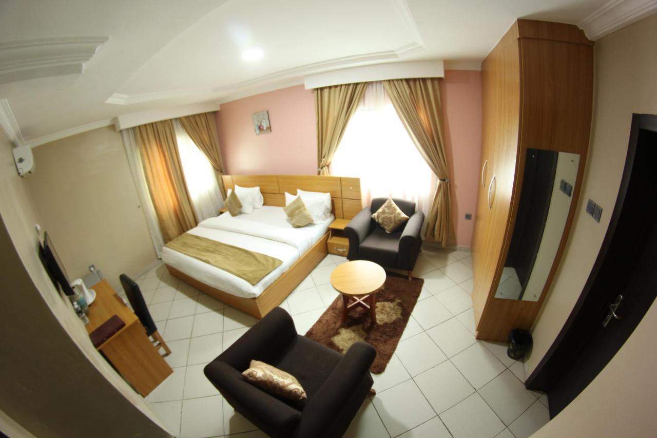 Celia'S Suites Abeokuta Zewnętrze zdjęcie