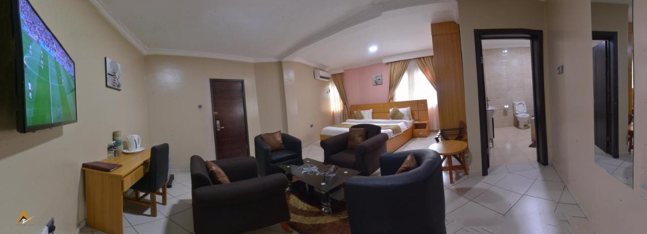 Celia'S Suites Abeokuta Zewnętrze zdjęcie